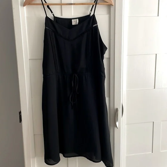 Paper Crane Dresses | Very Cute Black Summer Flowing Dress- Like New | Color: Black | Size: L | Calitogamama's Closet